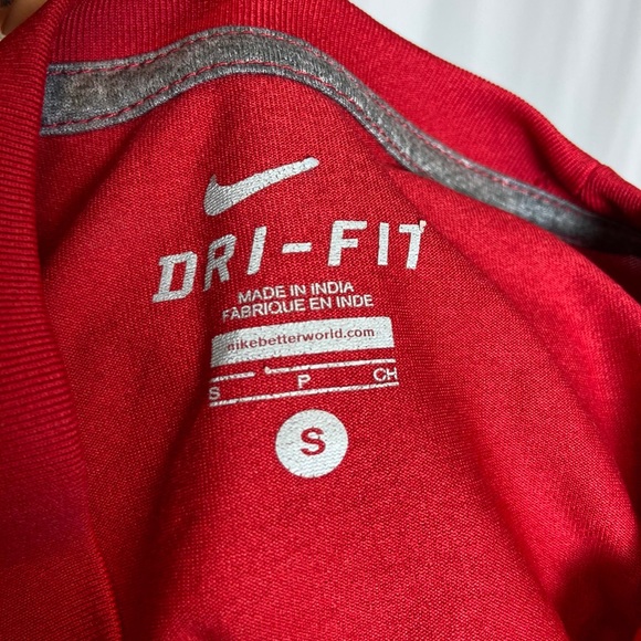 Nike Dri Fit Red Active wear T-shirt - Picture 2 of 2